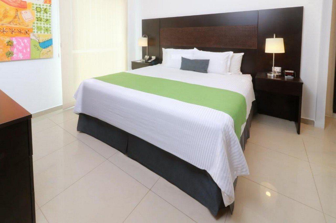 Wyndham Garden Guadalajara Acueducto Hotel Zapopan Bagian luar foto