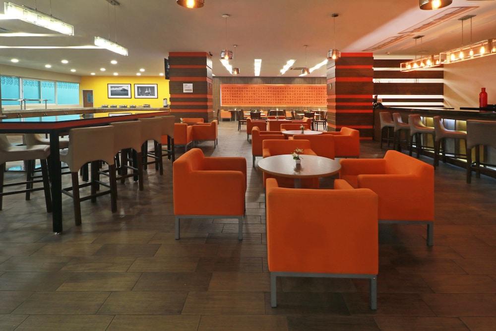 Wyndham Garden Guadalajara Acueducto Hotel Zapopan Bagian luar foto