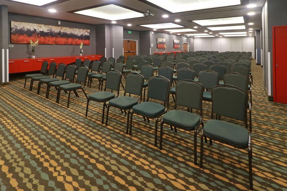 Wyndham Garden Guadalajara Acueducto Hotel Zapopan Bagian luar foto