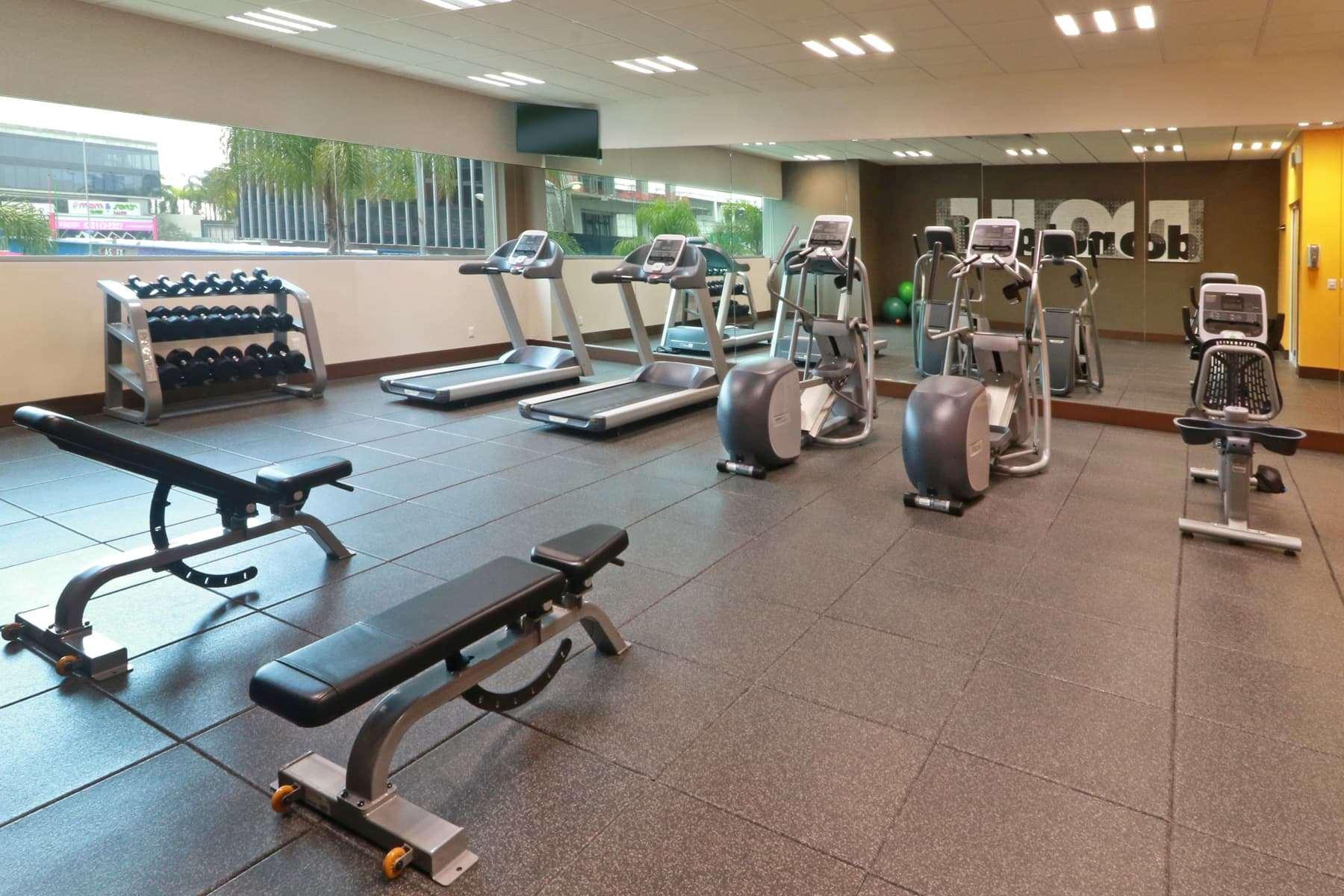 Wyndham Garden Guadalajara Acueducto Hotel Zapopan Bagian luar foto