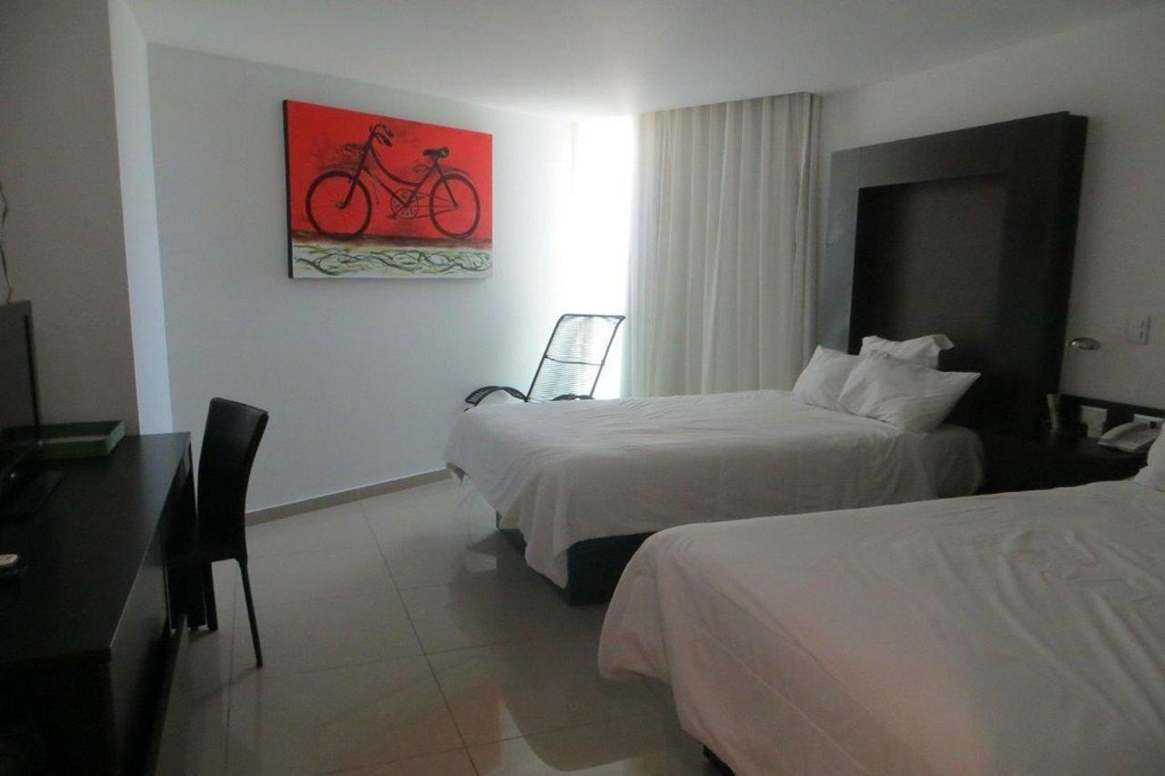 Wyndham Garden Guadalajara Acueducto Hotel Zapopan Bagian luar foto