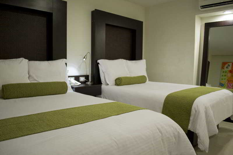 Wyndham Garden Guadalajara Acueducto Hotel Zapopan Bagian luar foto