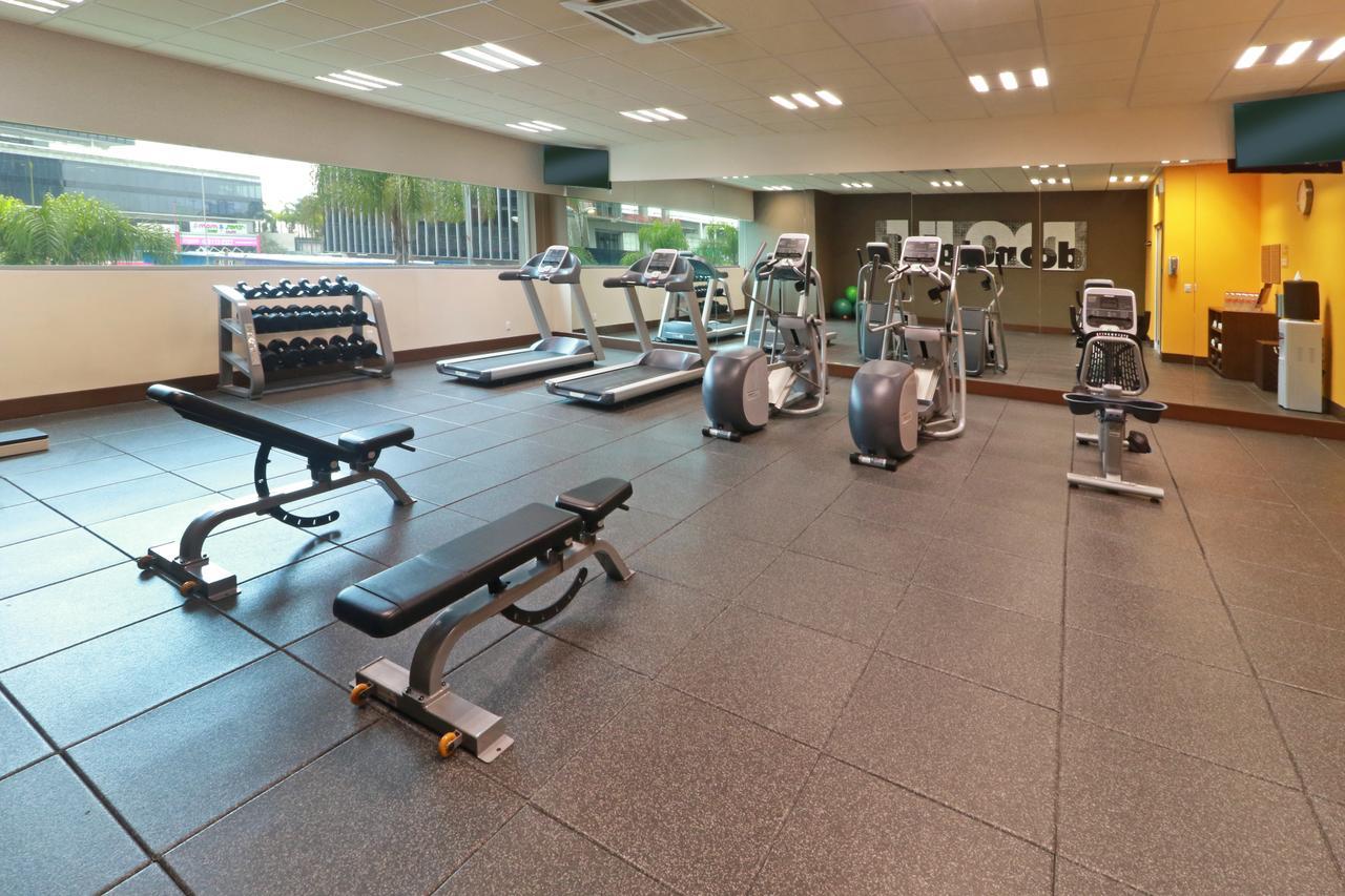 Wyndham Garden Guadalajara Acueducto Hotel Zapopan Bagian luar foto