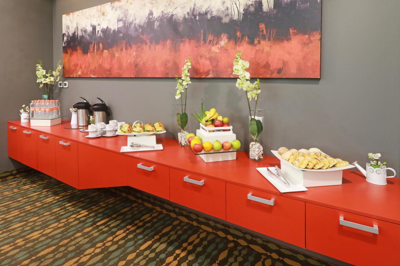 Wyndham Garden Guadalajara Acueducto Hotel Zapopan Bagian luar foto