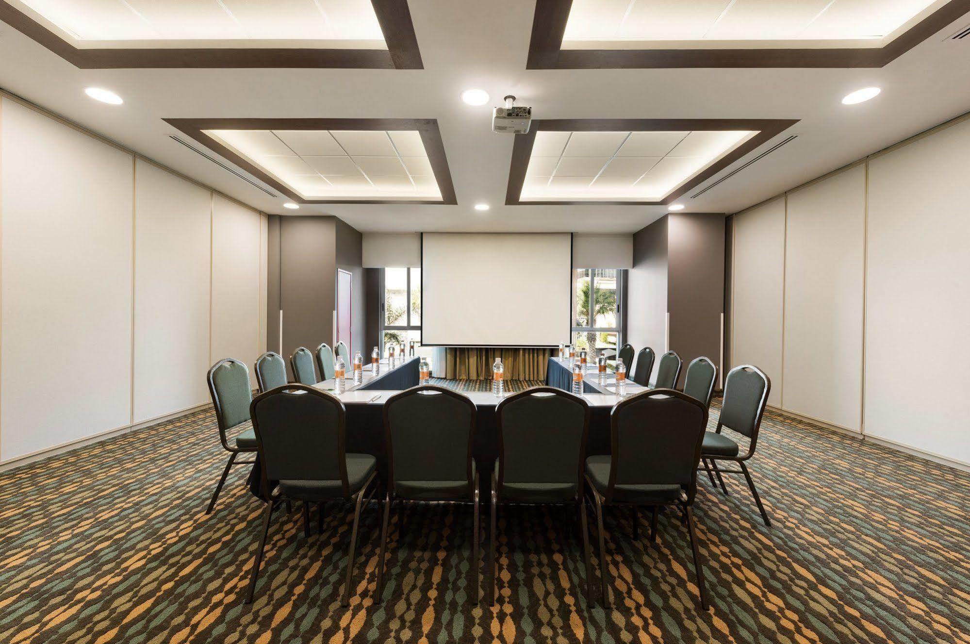 Wyndham Garden Guadalajara Acueducto Hotel Zapopan Bagian luar foto
