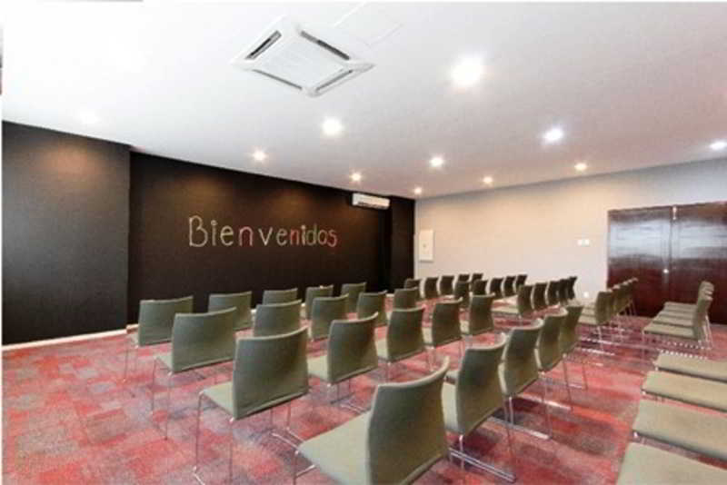 Wyndham Garden Guadalajara Acueducto Hotel Zapopan Bagian luar foto