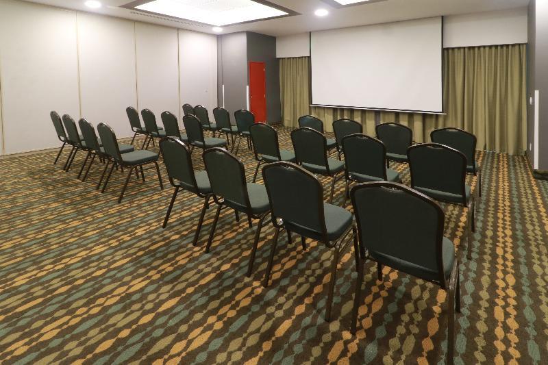 Wyndham Garden Guadalajara Acueducto Hotel Zapopan Bagian luar foto