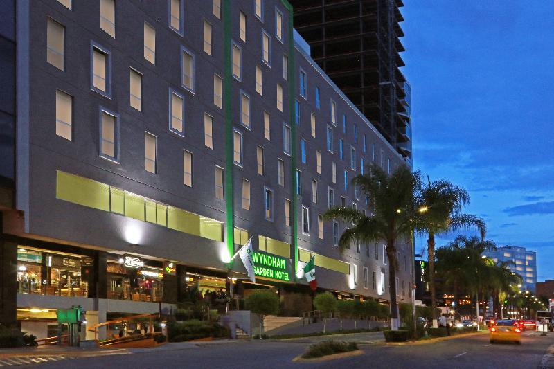 Wyndham Garden Guadalajara Acueducto Hotel Zapopan Bagian luar foto